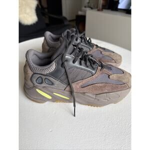 Yeezy Boost 700 Mauve Mens 6.